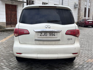 Infiniti QX56 foto 2