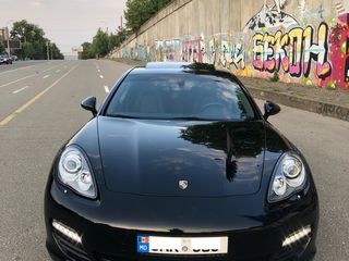 Porsche Panamera foto 1