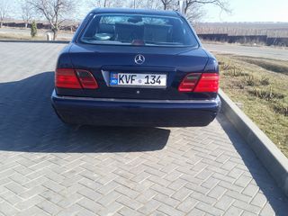 Mercedes E Class foto 4