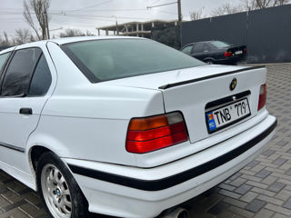 BMW 3 Series foto 6