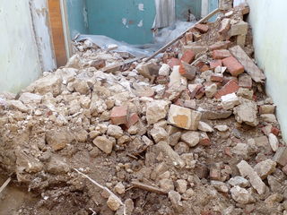 Executăm lucrări de demolare. foto 4