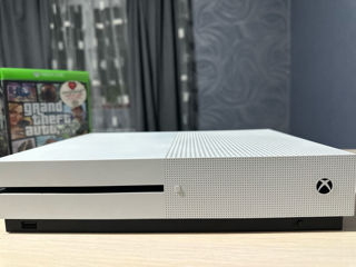 Vând Xbox one S 1Tb foto 3