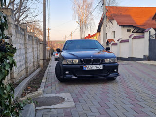 BMW 5 Series foto 3