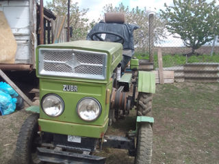 Tractor zubr 18 cai