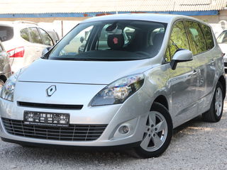 Renault Grand Scenic foto 2