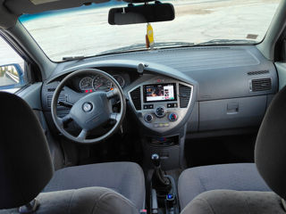 KIA Carens foto 2