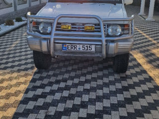 Mitsubishi Pajero foto 2