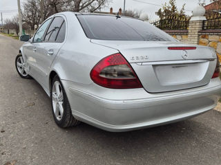 Mercedes E-Class foto 2