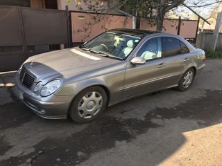 Mercedes E Class foto 8