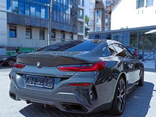 BMW 8 Series foto 4