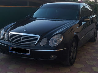 Mercedes E-Class foto 2