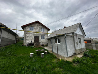 Vânzare ,casă 8x8, cu 1 nivel și mansarda + o casă de vară în Durlești, 105.2mp + 47.4mp + 6.27ari !