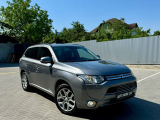 Mitsubishi Outlander foto 2