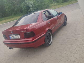 BMW 3 Series фото 2