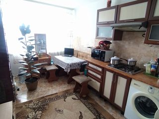 Apartament cu 2 camere, 55 m², Periferie, Hîncești foto 9