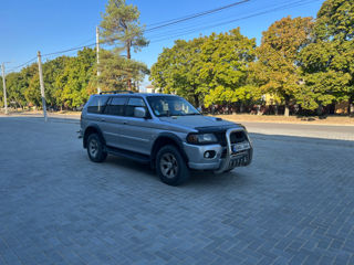 Mitsubishi Pajero Sport foto 2