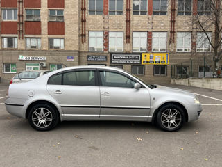 Skoda Superb foto 10