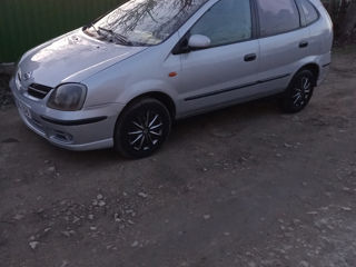 Nissan Almera Tino foto 4