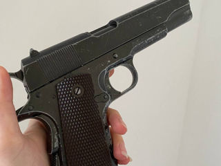 Colt 1911 foto 2