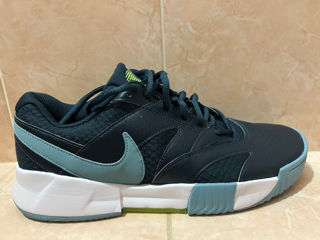 Продаю кроссовки Nike Court Lite 4