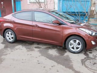 Hyundai Elantra foto 5