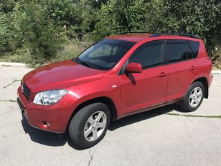 Toyota RAV-4, 4x4 от 35 евро в сутки foto 3