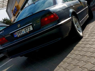 BMW 7 Series foto 3