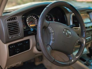 Toyota Land Cruiser foto 8