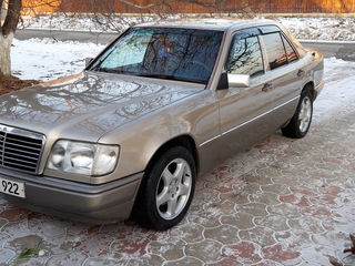 Mercedes Series (W124) foto 3