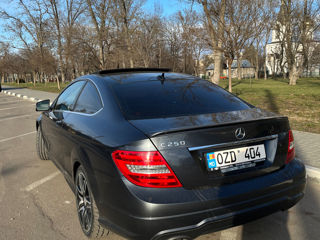 Mercedes C-Class Coupe foto 2