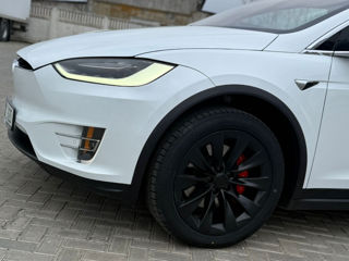 Tesla Model X foto 7