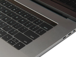 MacBook Pro 15-inch, 2019 - Putere și Performanță la Superlativ!