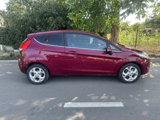 Ford Fiesta foto 4