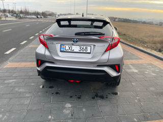 Toyota C-HR foto 4