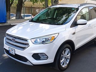 Ford Escape foto 2