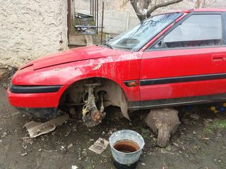 Mazda 323 foto 3