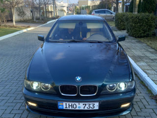 BMW 5 Series foto 3