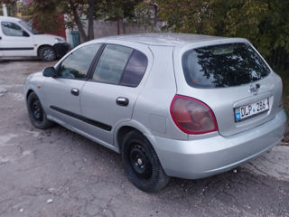 Nissan Almera foto 2