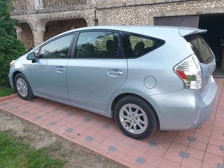 Chirie auto, авто прокат,rentacar Toyota Prius V -  2015 foto 3