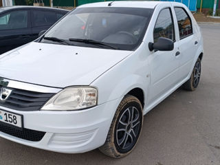 Dacia Logan foto 1