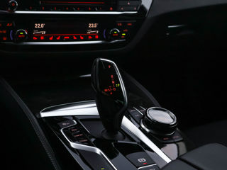 BMW 5 Series foto 6