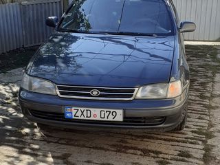 Toyota Carina foto 1