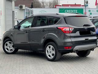 Ford Kuga foto 3