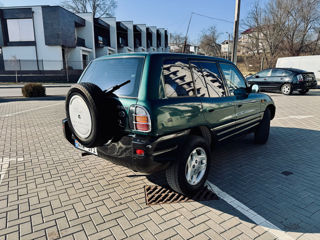 Toyota Rav 4 foto 4