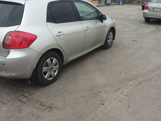 Toyota Auris foto 1