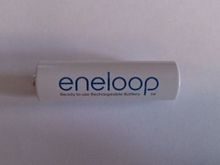 Acumulatoare originale:AA Panasonic Eneloop BK-3MCCE 1900 mAh, 2100 cicluri 4 buc. in cutie-270 lei. foto 4