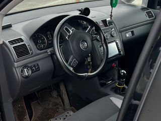 Volkswagen Touran foto 5