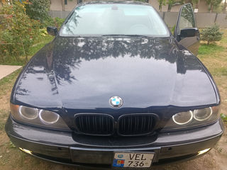 BMW 5 Series foto 1