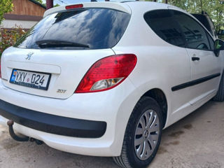 Peugeot 207 foto 2