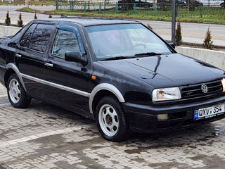 Volkswagen Vento foto 2